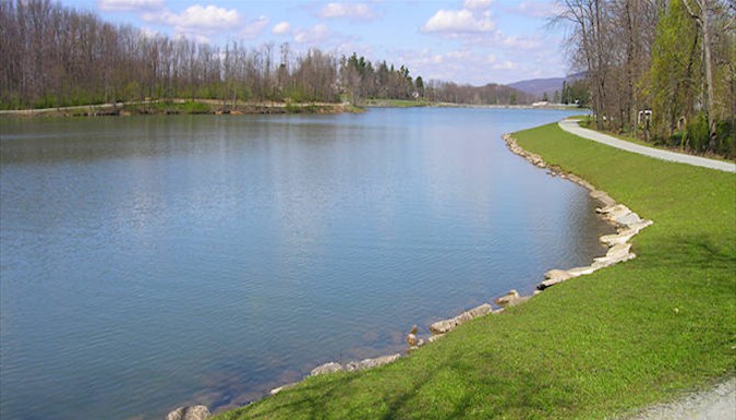 The shoreline path along Ethel Springs Lake in spring